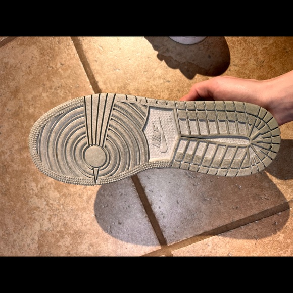 Air Jordan 1 Lows - Picture 4 of 5